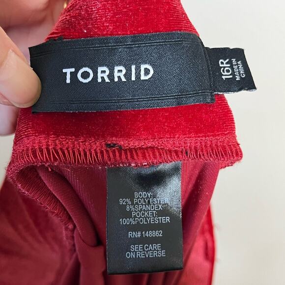 TORRID Red Relaxed Taper Velvet Pleated High-Rise Trouser Pant Women’s Size 16R - Picture 4 of 6